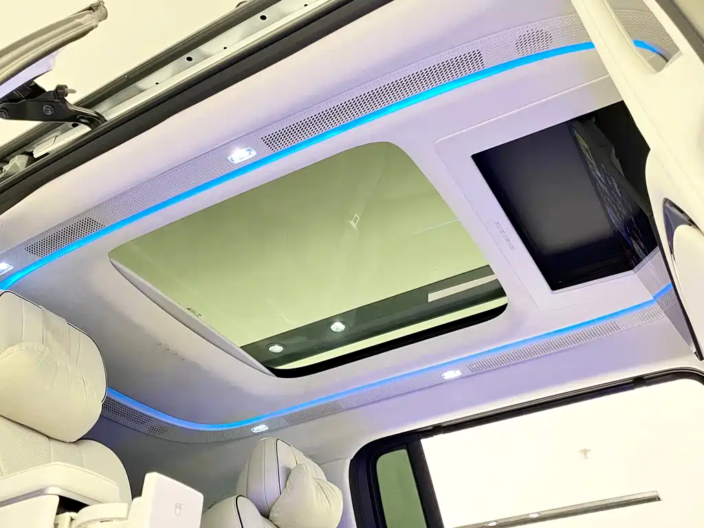 XPeng X9 — миниатюра 26
