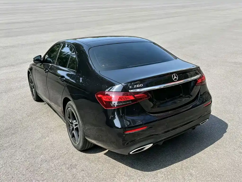 Mercedes-Benz E-Class (Import) — миниатюра 4