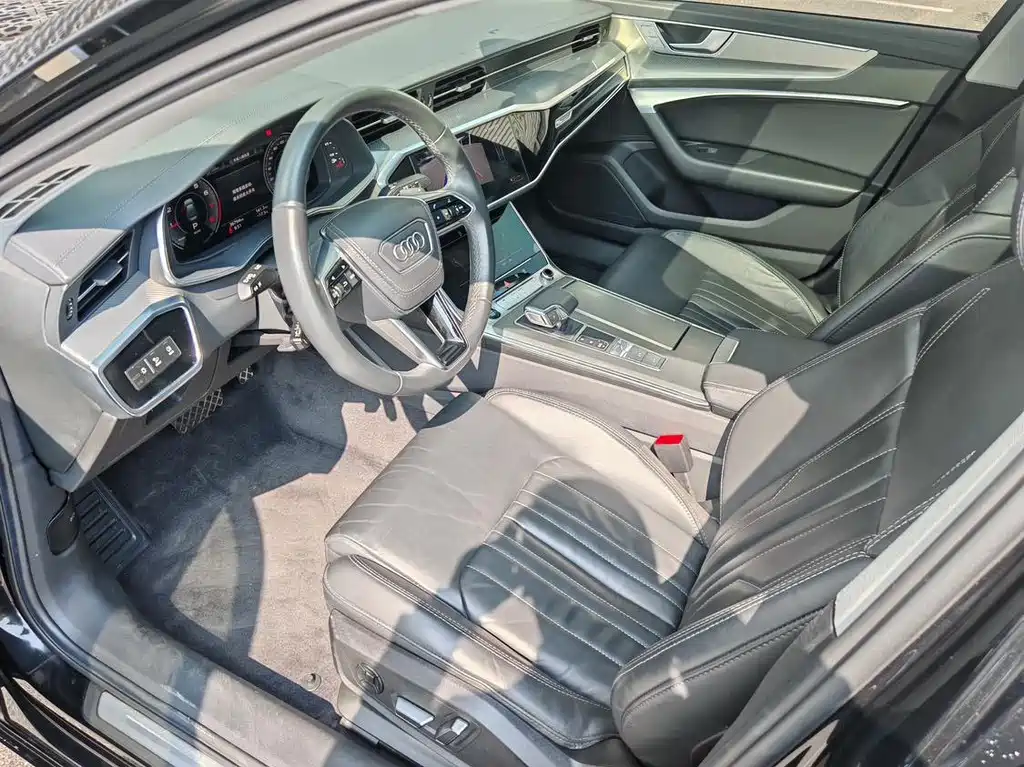 Audi A6L 2023 40 TFSI Luxury