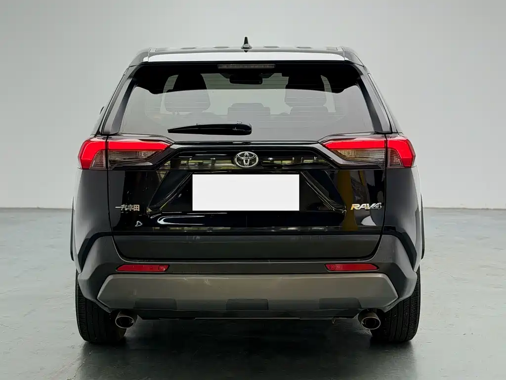 Toyota RAV4 — миниатюра 5