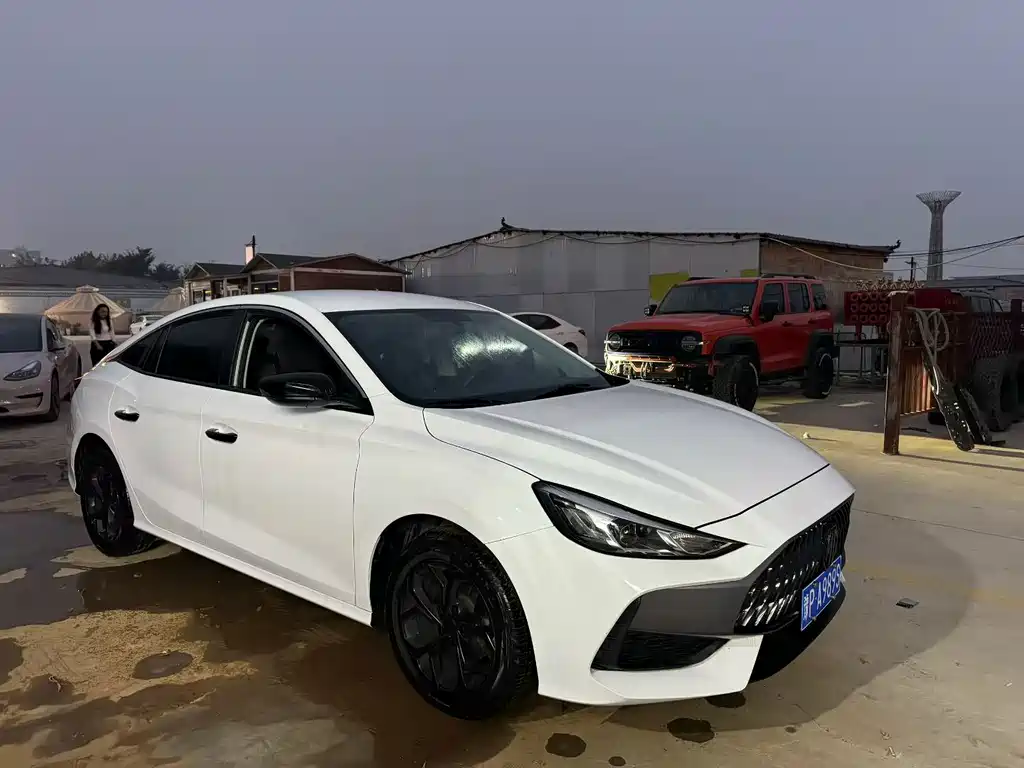 MG MG5 — миниатюра 3