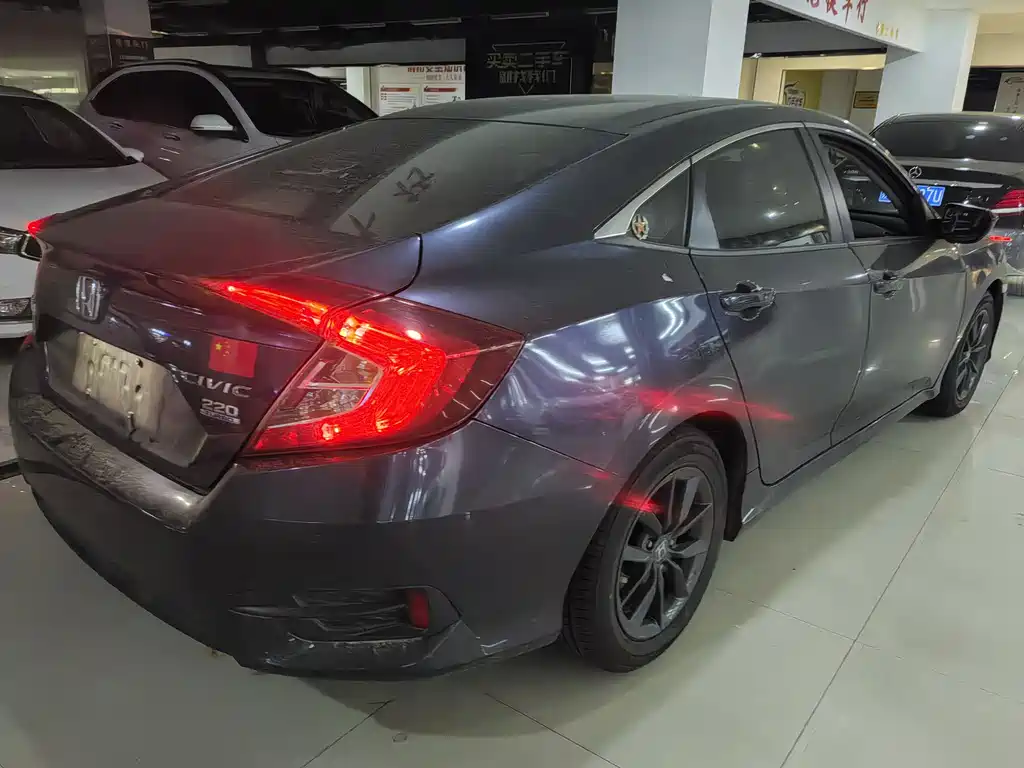 Honda Civic 2019 220TURBO CVT V