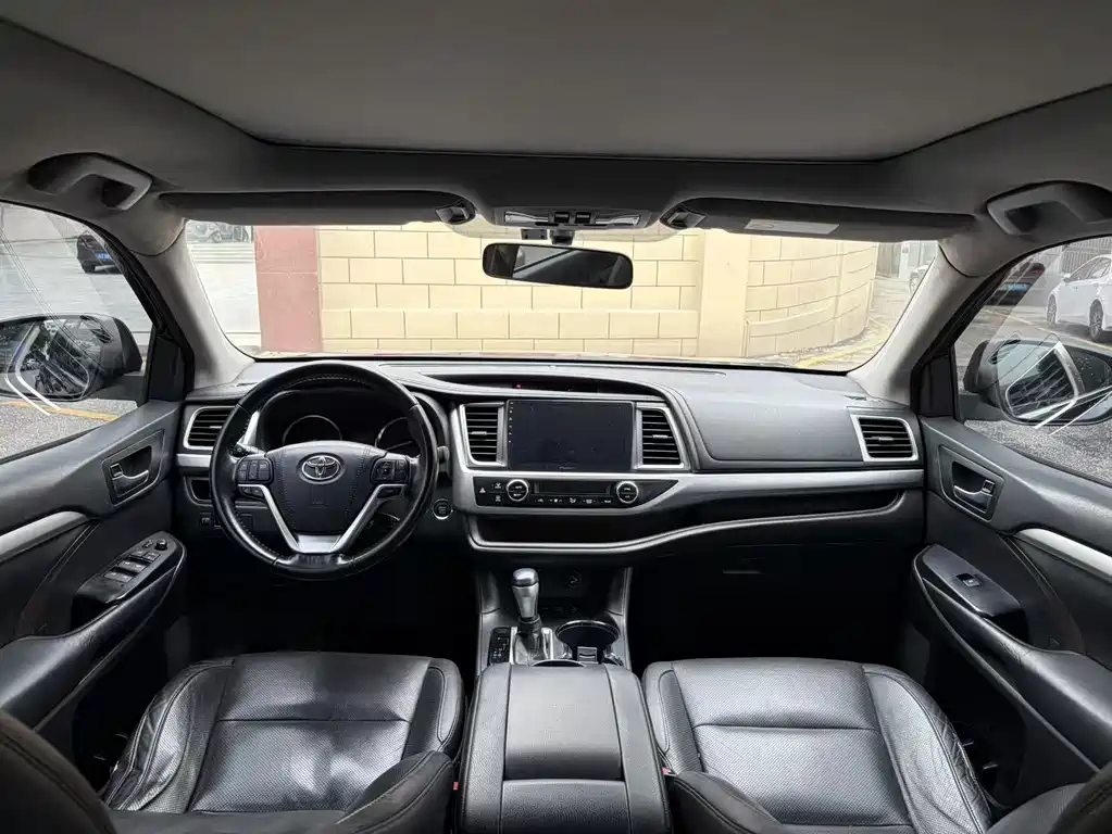 Toyota Highlander — миниатюра 10