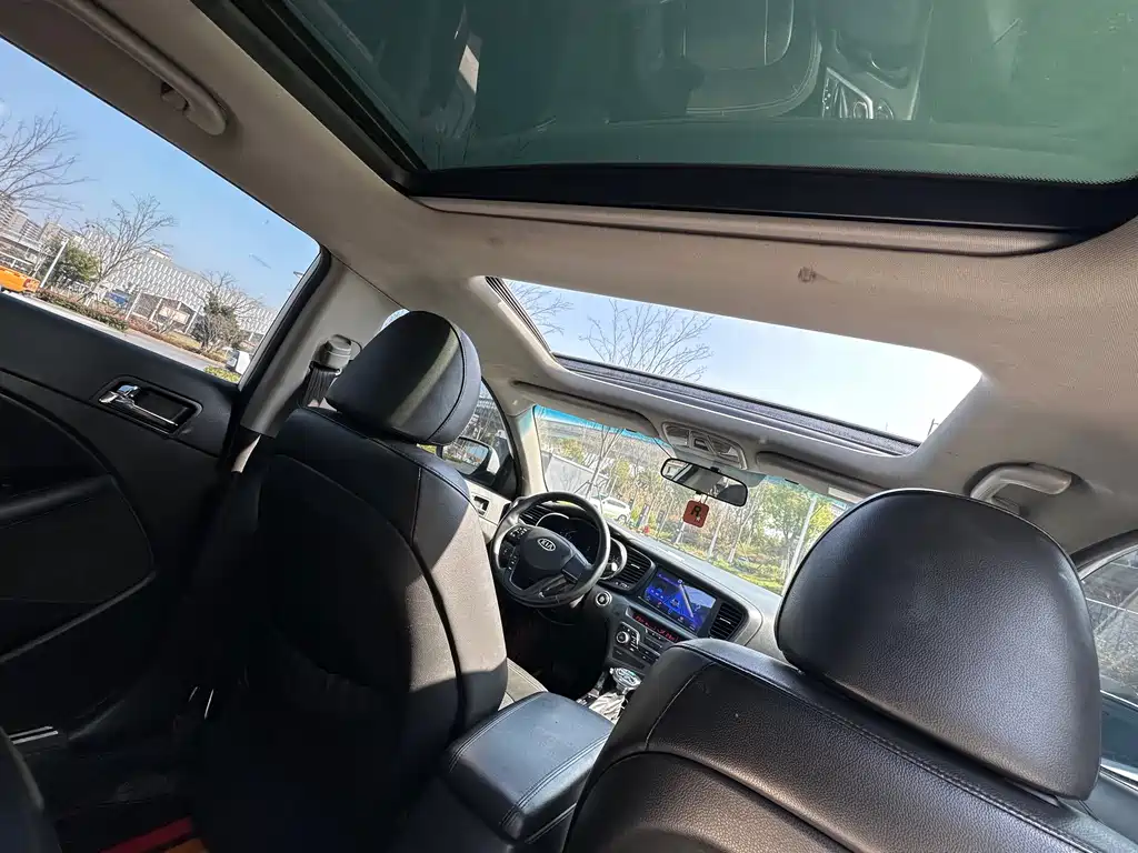 Kia K5 2.0L Auto DLX Special Edition, фото 12