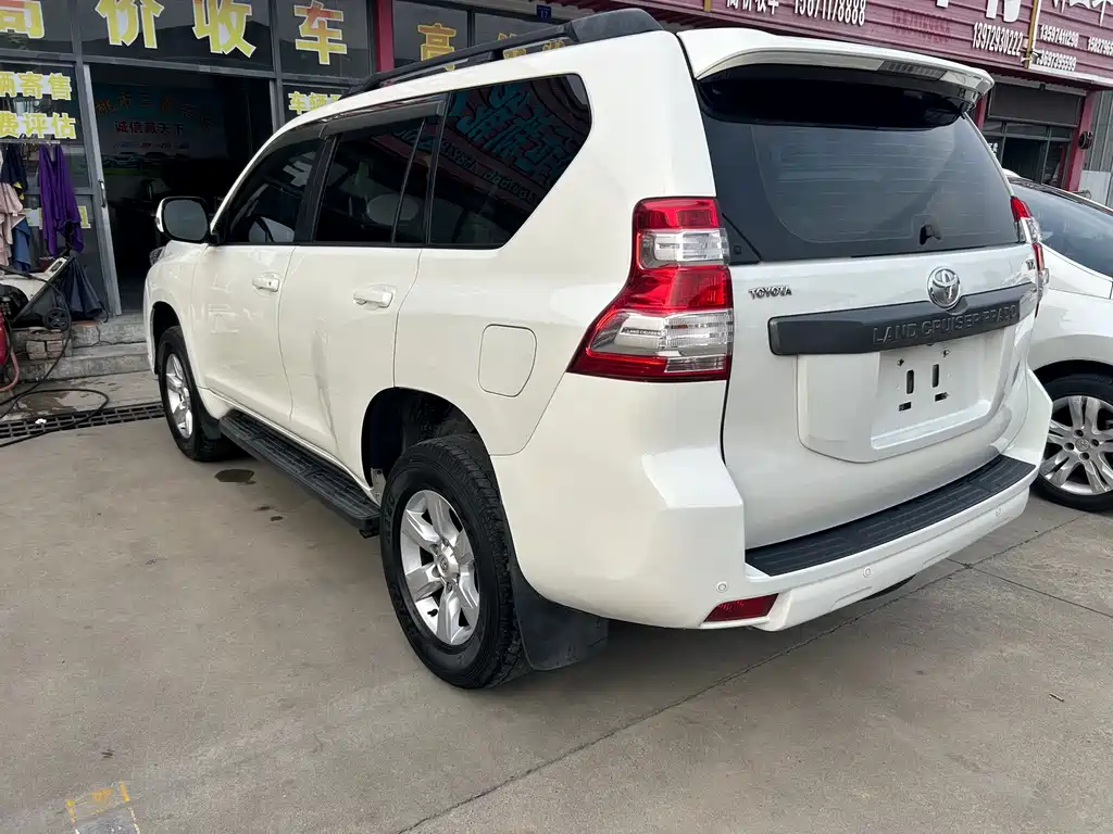 Toyota Land Cruiser Prado 2016 2.7L AT Standard