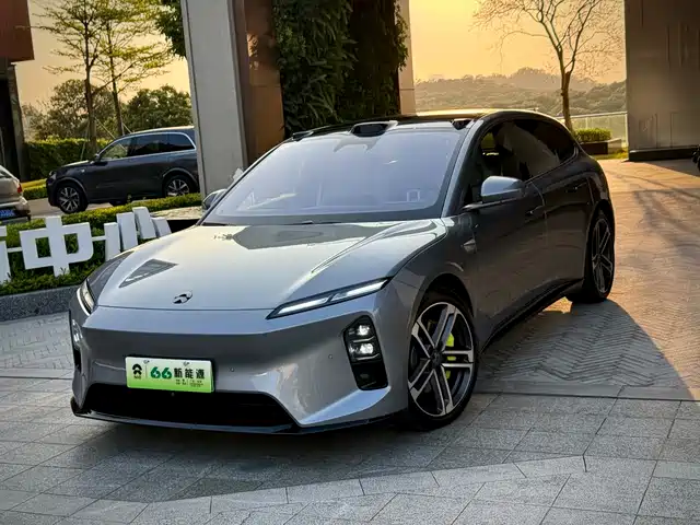 NIO NIO ET5T 2025