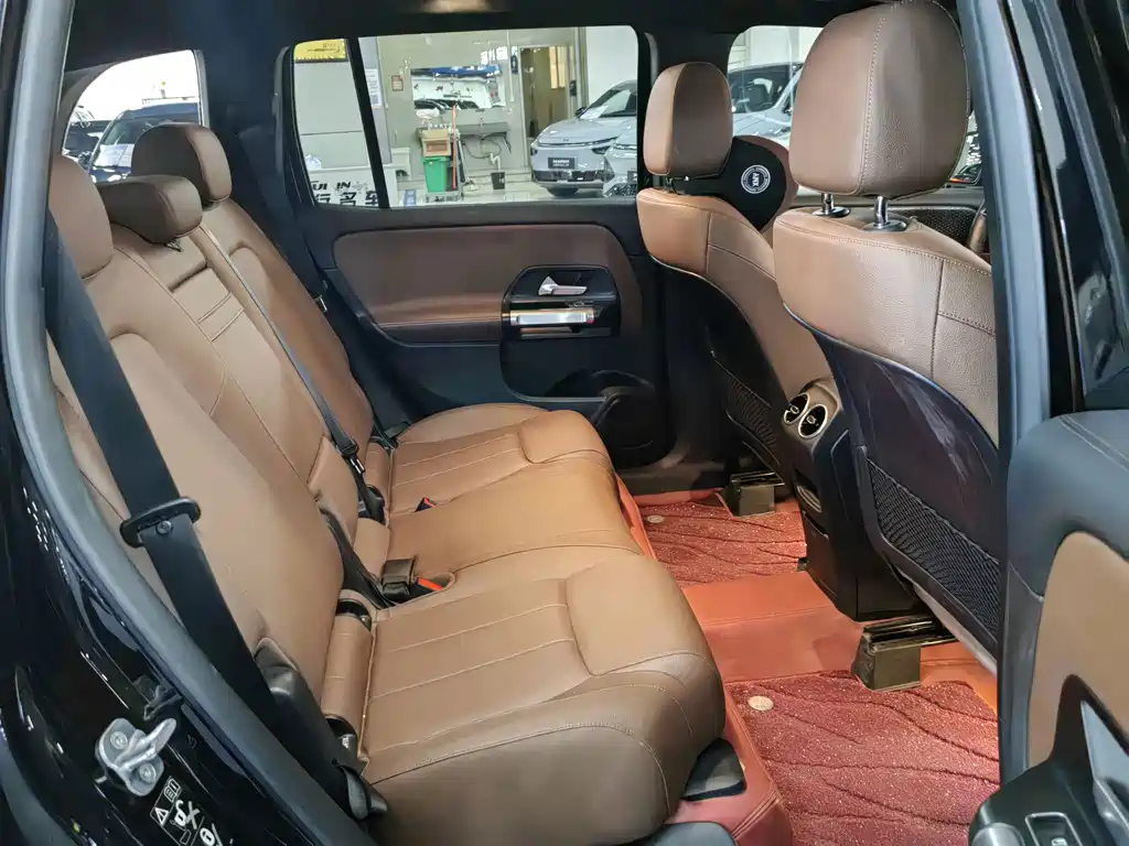 Mercedes-Benz GLB — миниатюра 10