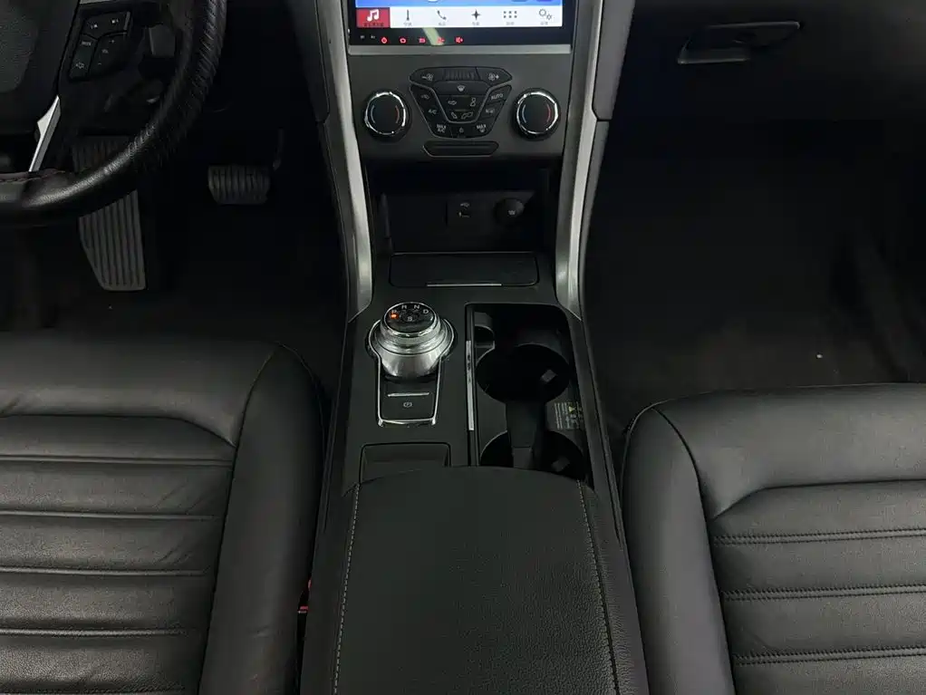 Ford Mondeo — миниатюра 7