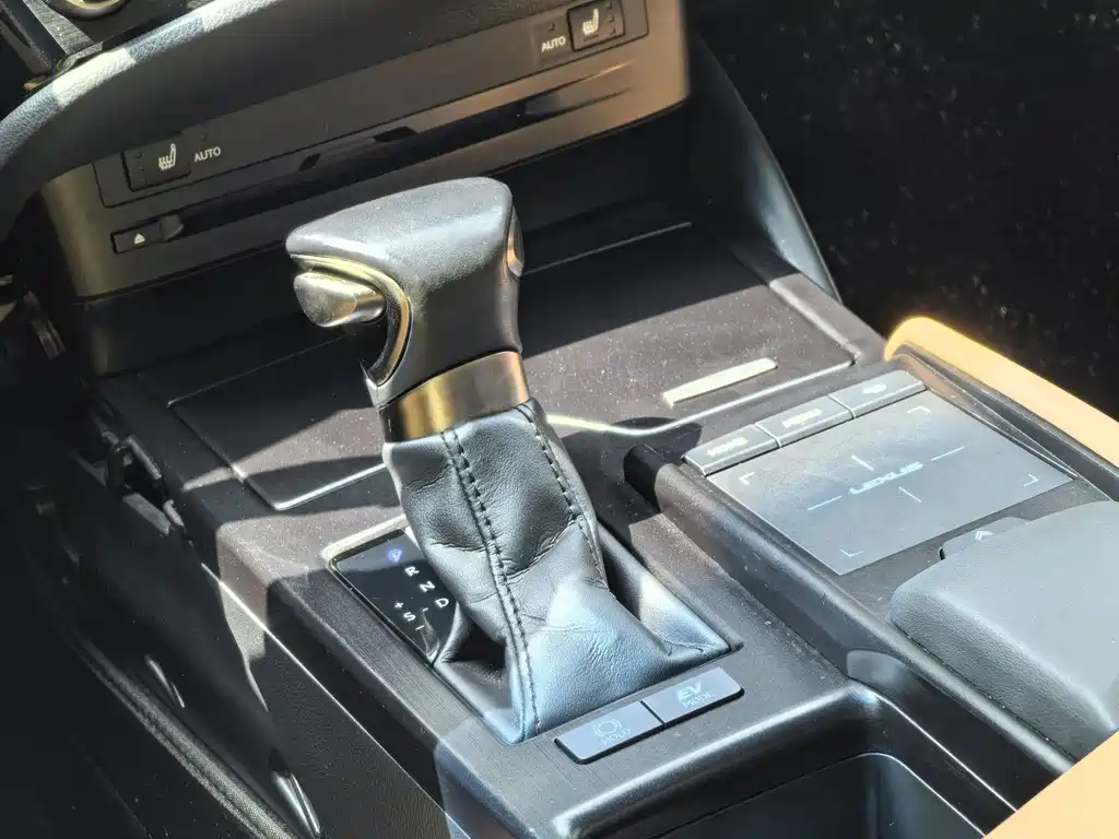 Lexus ES — миниатюра 14