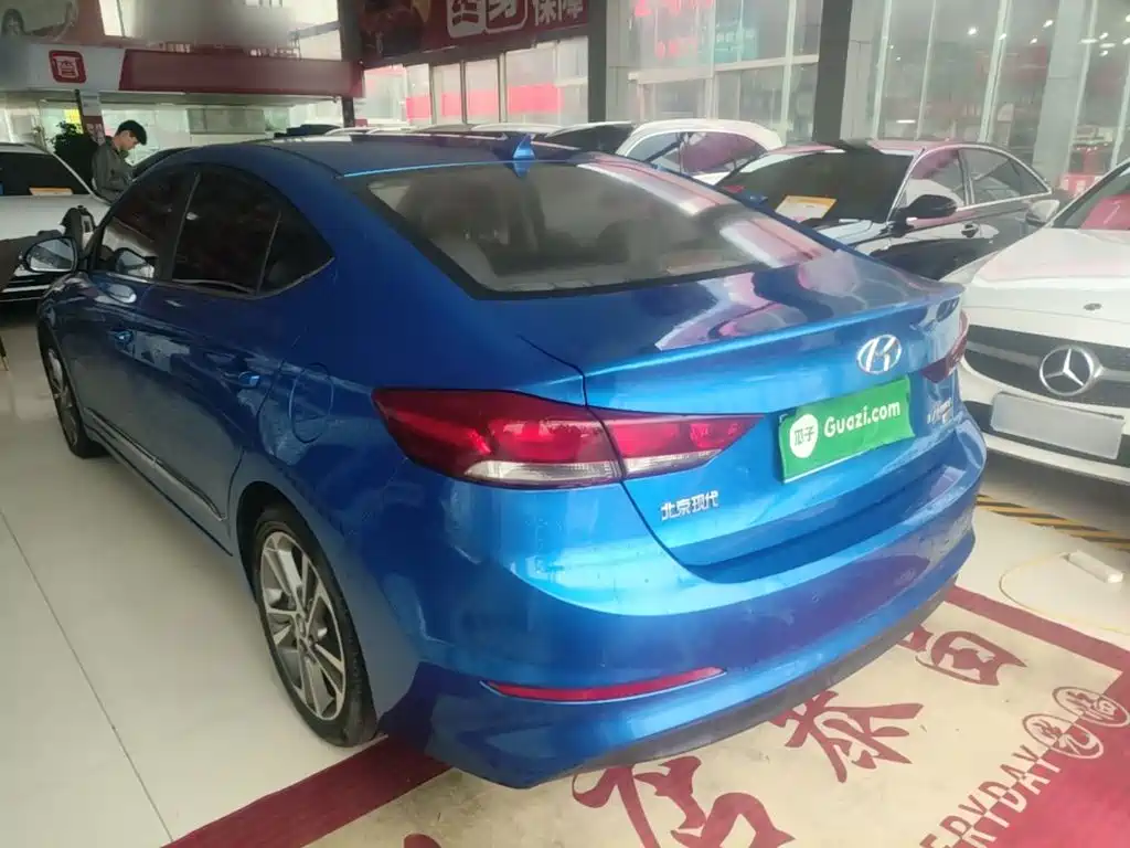 Hyundai Elantra — миниатюра 5