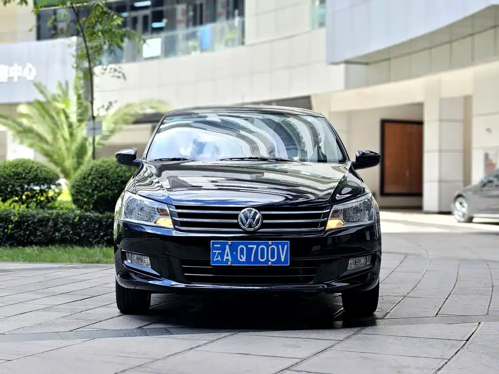 Volkswagen Santana — миниатюра 2