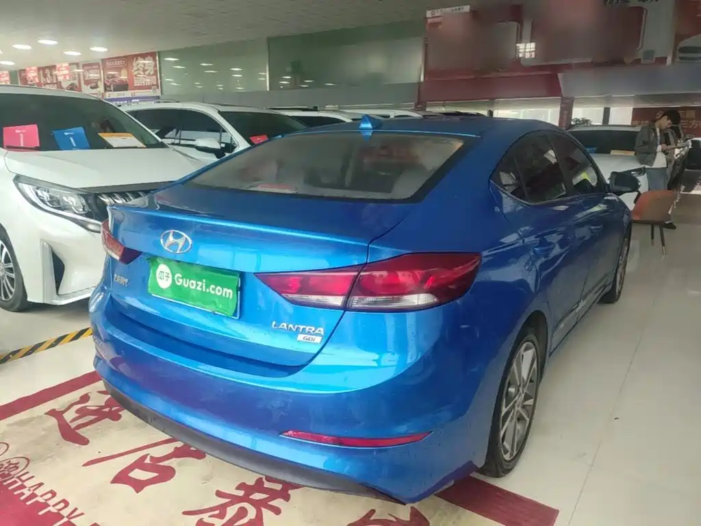 Hyundai Elantra — миниатюра 7