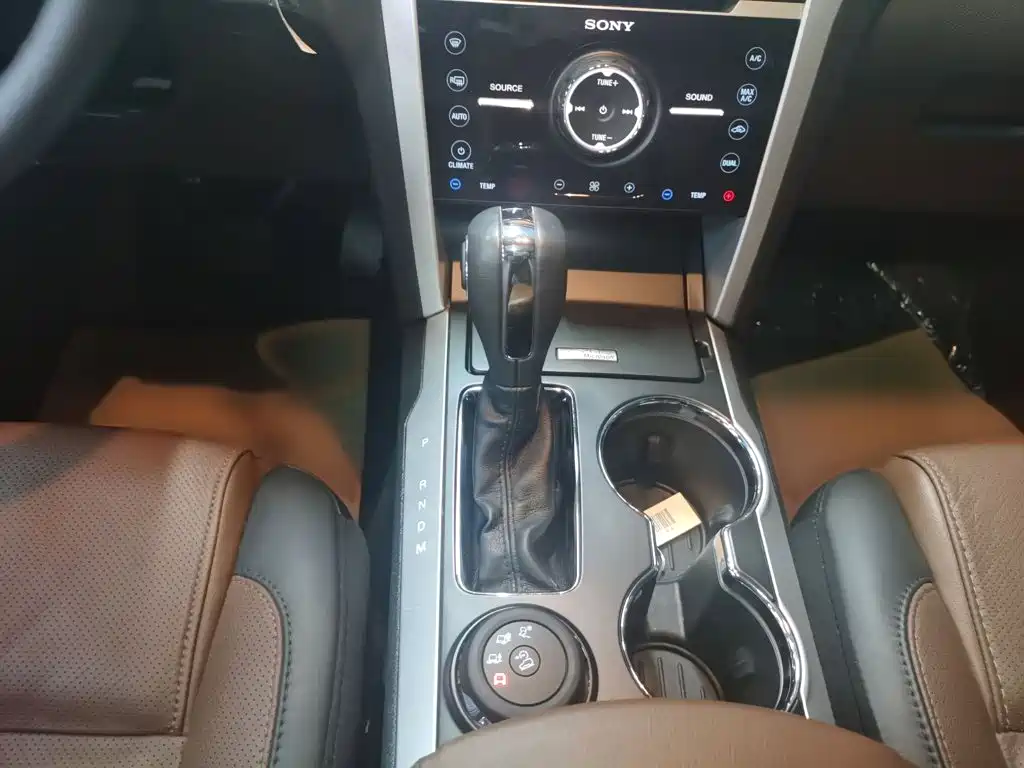 Ford Explorer (Import) — миниатюра 19