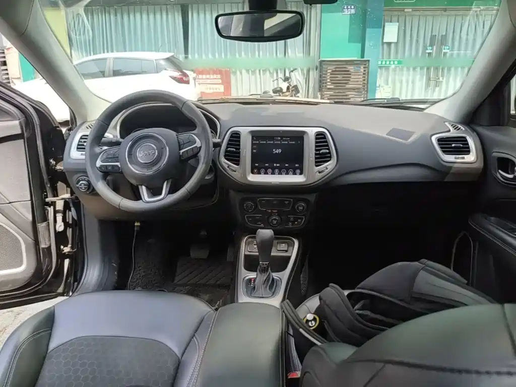 Jeep Compass — миниатюра 10