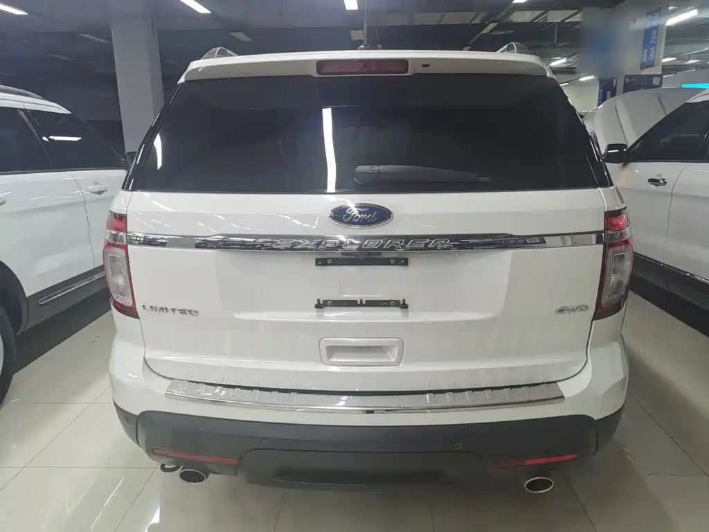 Ford Explorer (Import) — миниатюра 10