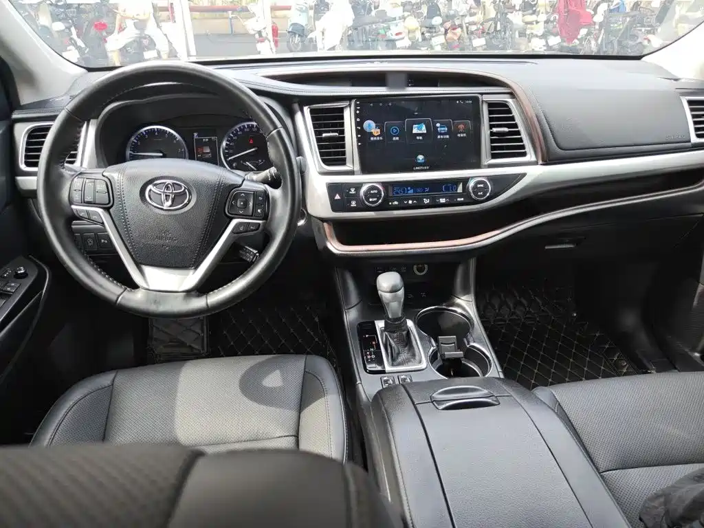 Toyota Highlander — миниатюра 10