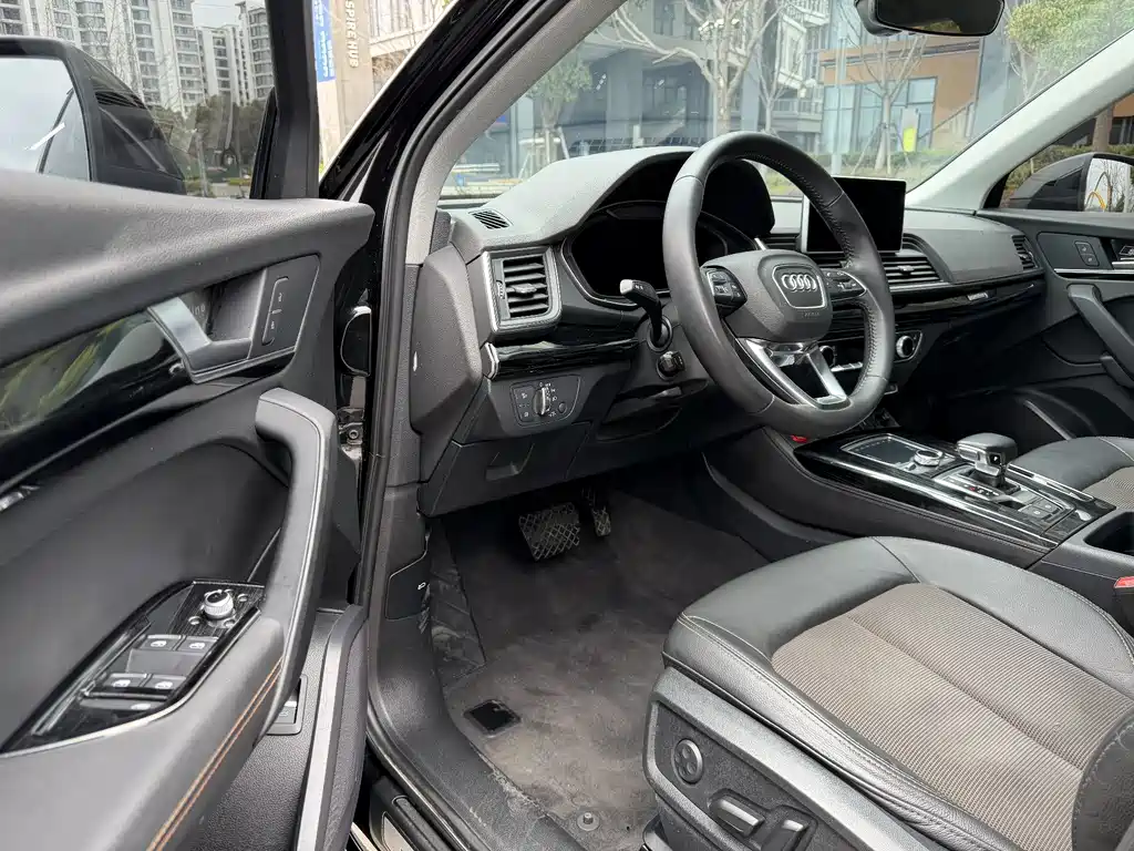 Audi Q5L 2018 40 TFSI Fashion VI