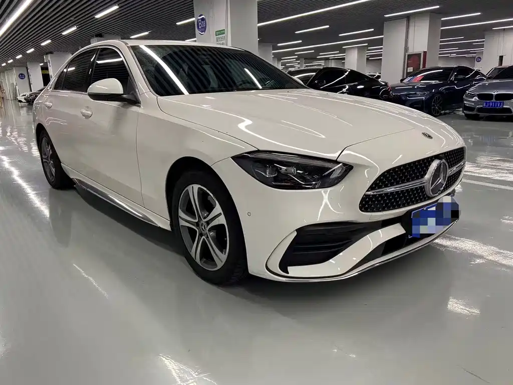 Mercedes-Benz C-Class — миниатюра 3