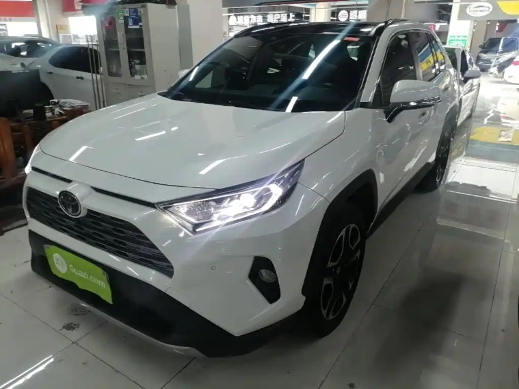 Toyota RAV4 2020 2.0L CVT Luxury