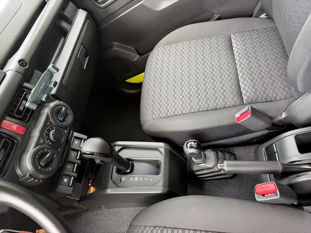 Suzuki Jimny — миниатюра 14