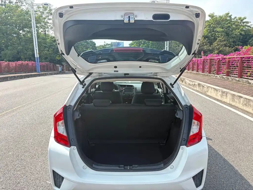 Honda Fit — миниатюра 9