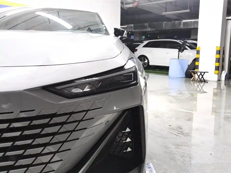 CHANGAN UNI V SMART IDD