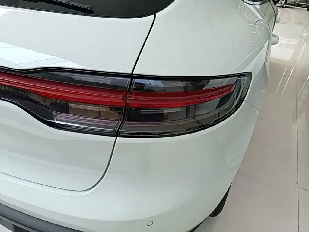 Porsche Macan — миниатюра 8