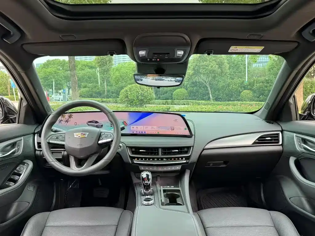 Cadillac CT5 — миниатюра 8