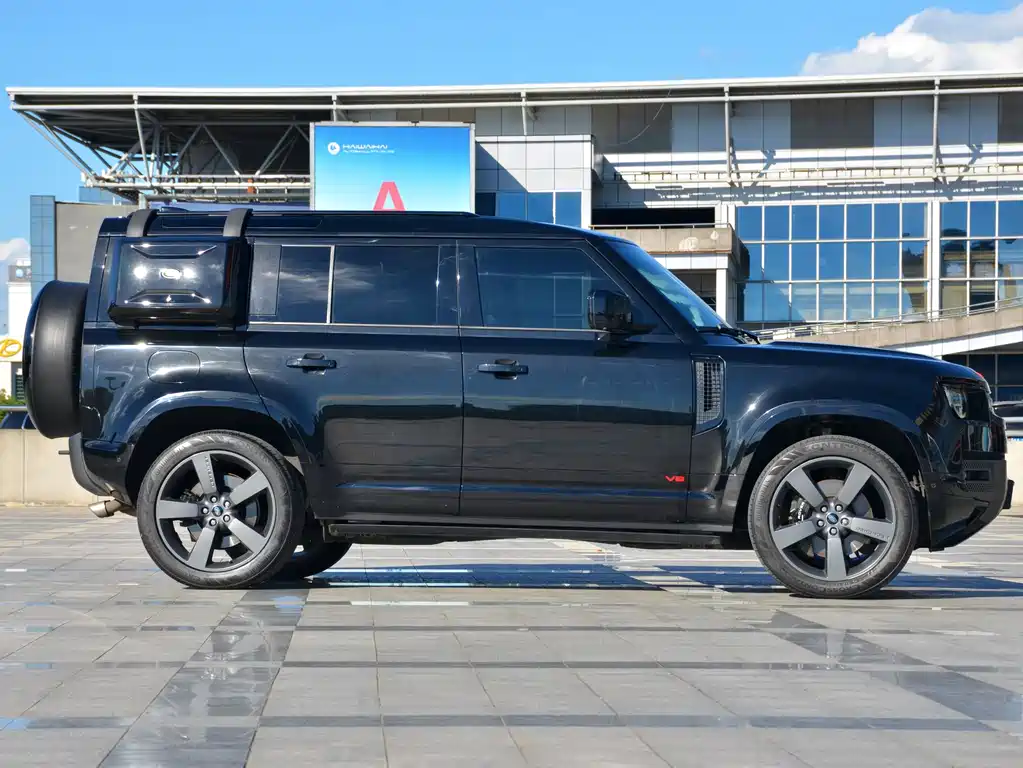 Land Rover Land Rover Defender 2023 110 5.0T V8