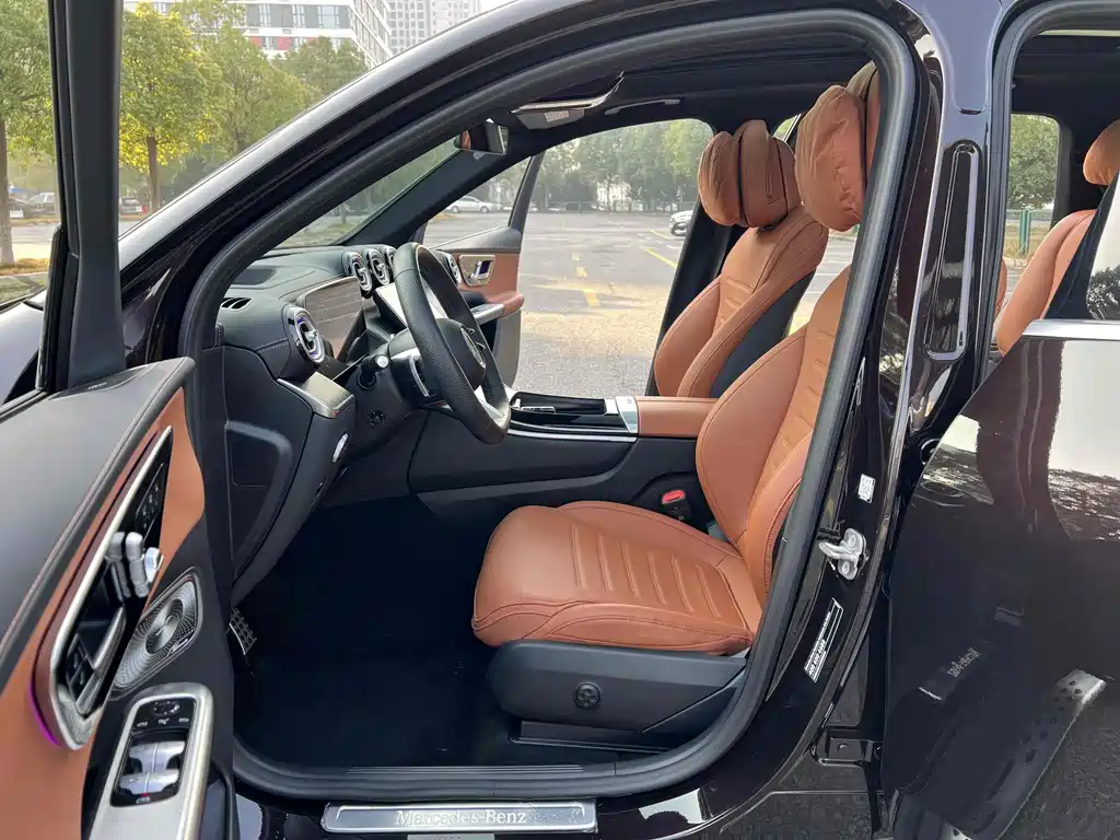 Mercedes-Benz GLC 2023 GLC 260 L 4MATIC Luxury 5 мест