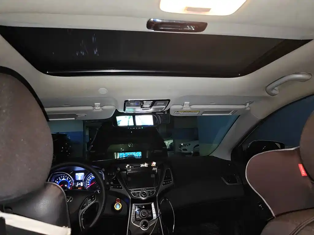 Hyundai Elantra Langdong — миниатюра 9