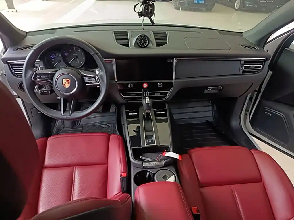 Porsche Macan — миниатюра 10