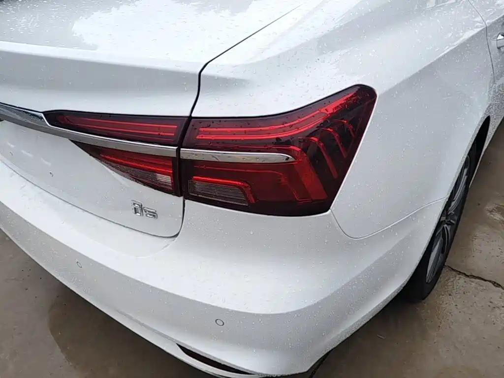 Roewe i6 Classic — миниатюра 8