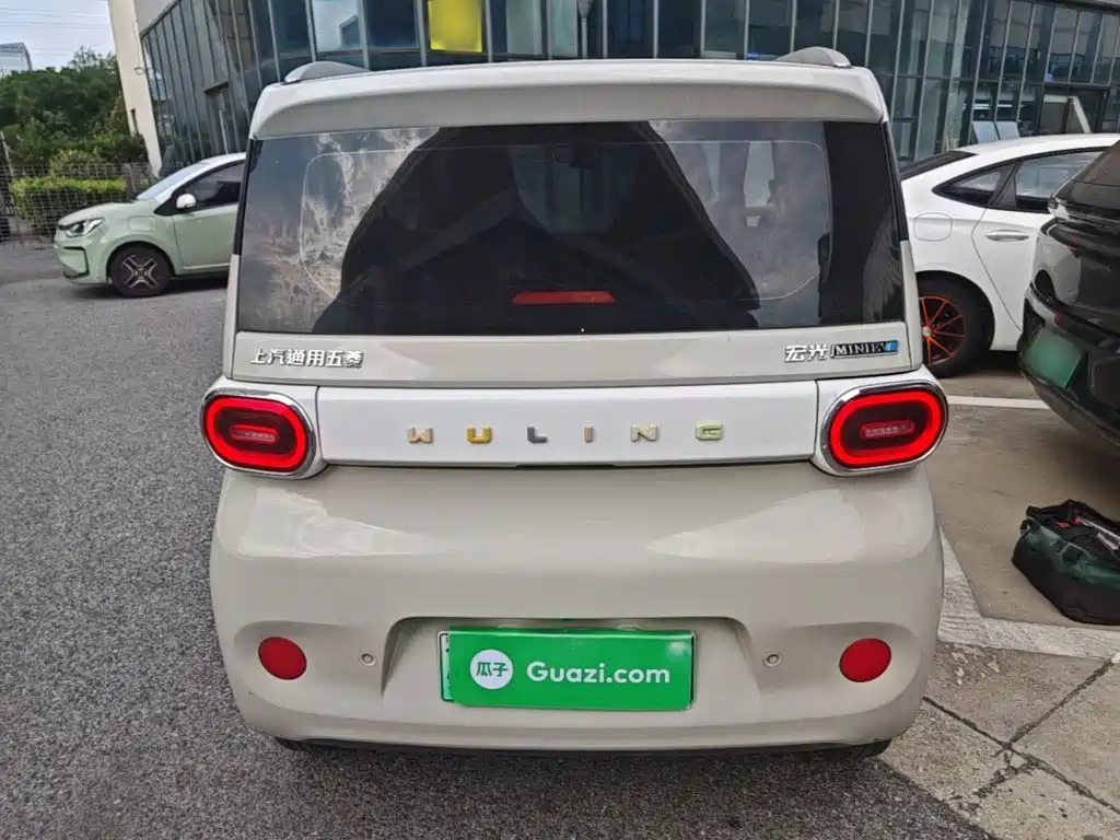 Wuling MINIEV — миниатюра 6