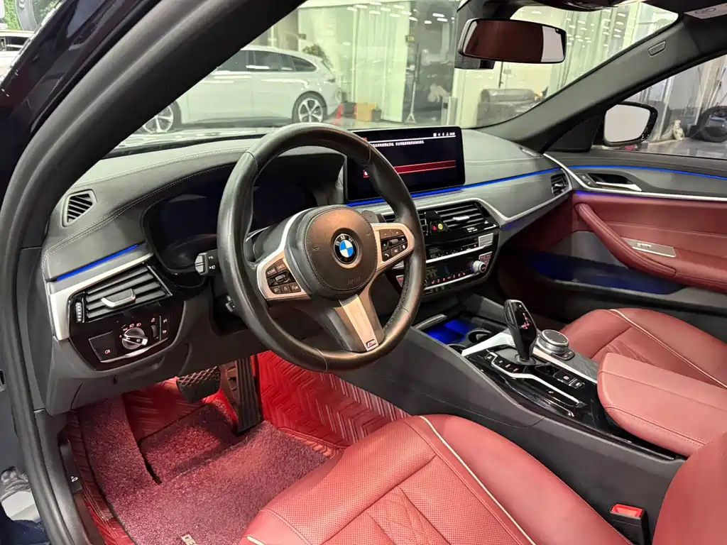 BMW 5 Series — миниатюра 4