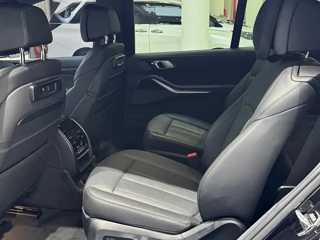 BMW X7 — миниатюра 14