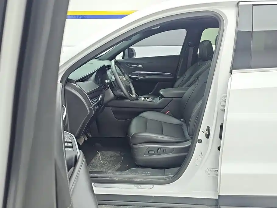 Cadillac XT4 — миниатюра 9