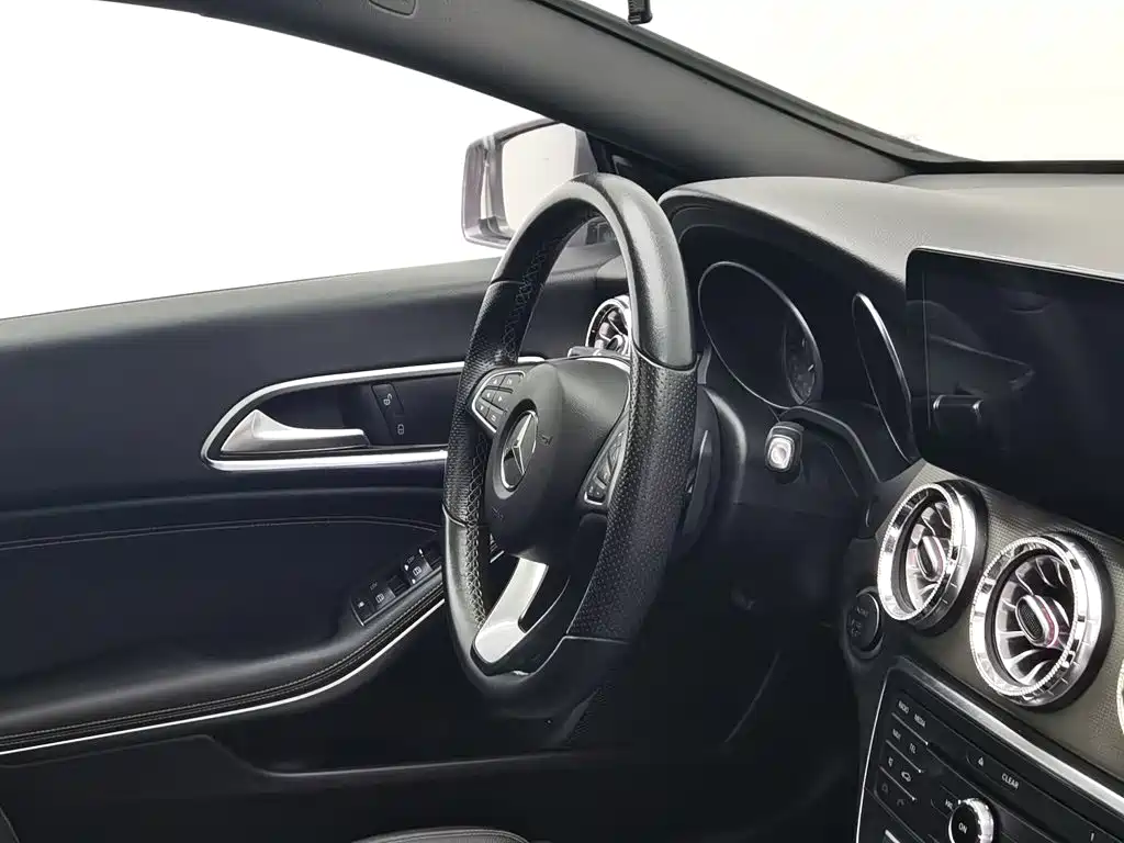 Mercedes-Benz CLA (Import) — миниатюра 22