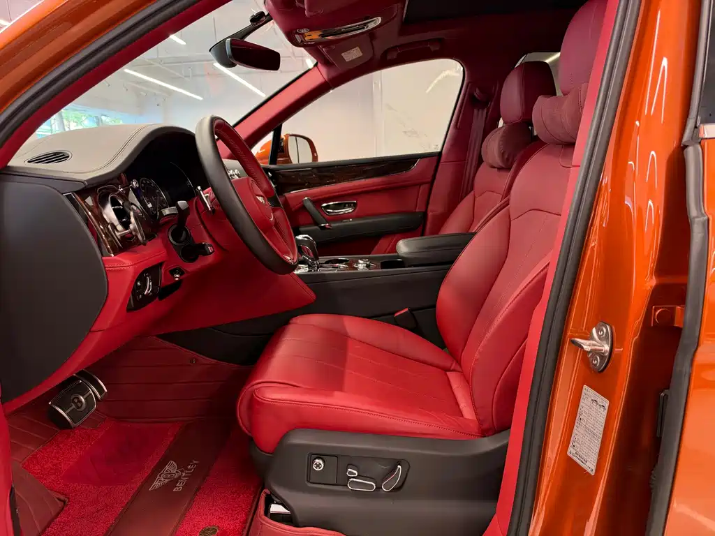 Bentley Bentayga — миниатюра 5