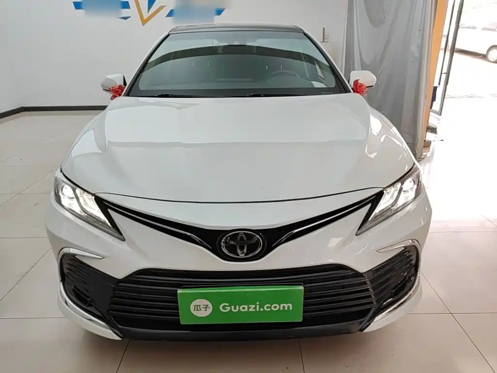 Toyota Camry — миниатюра 3