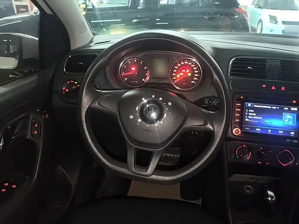 Volkswagen Polo — миниатюра 11