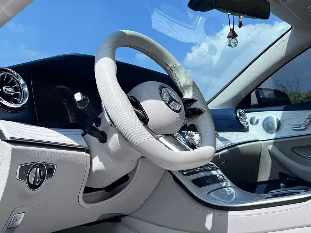 Mercedes-Benz E-Class (Import) — миниатюра 7