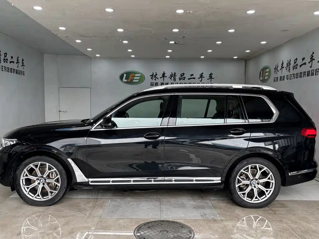 BMW X7 2021 xDrive40i Lead Luxury