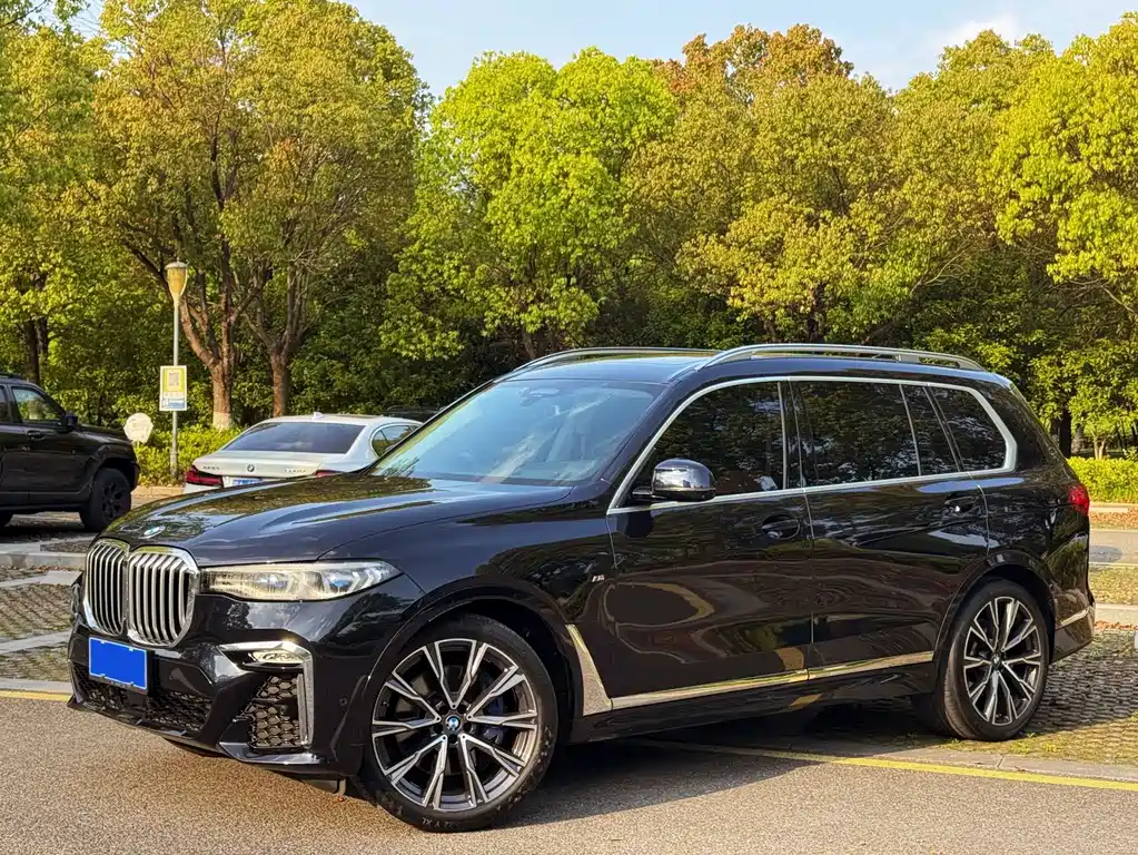 BMW X7 2021