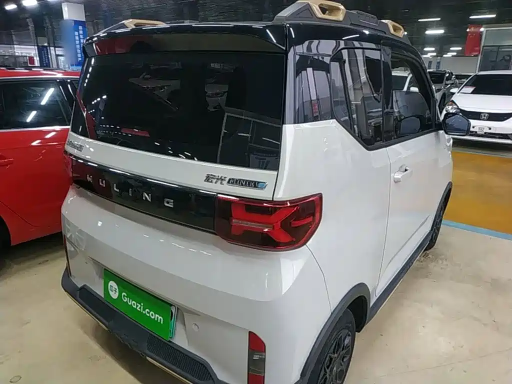 Wuling MINIEV — миниатюра 7