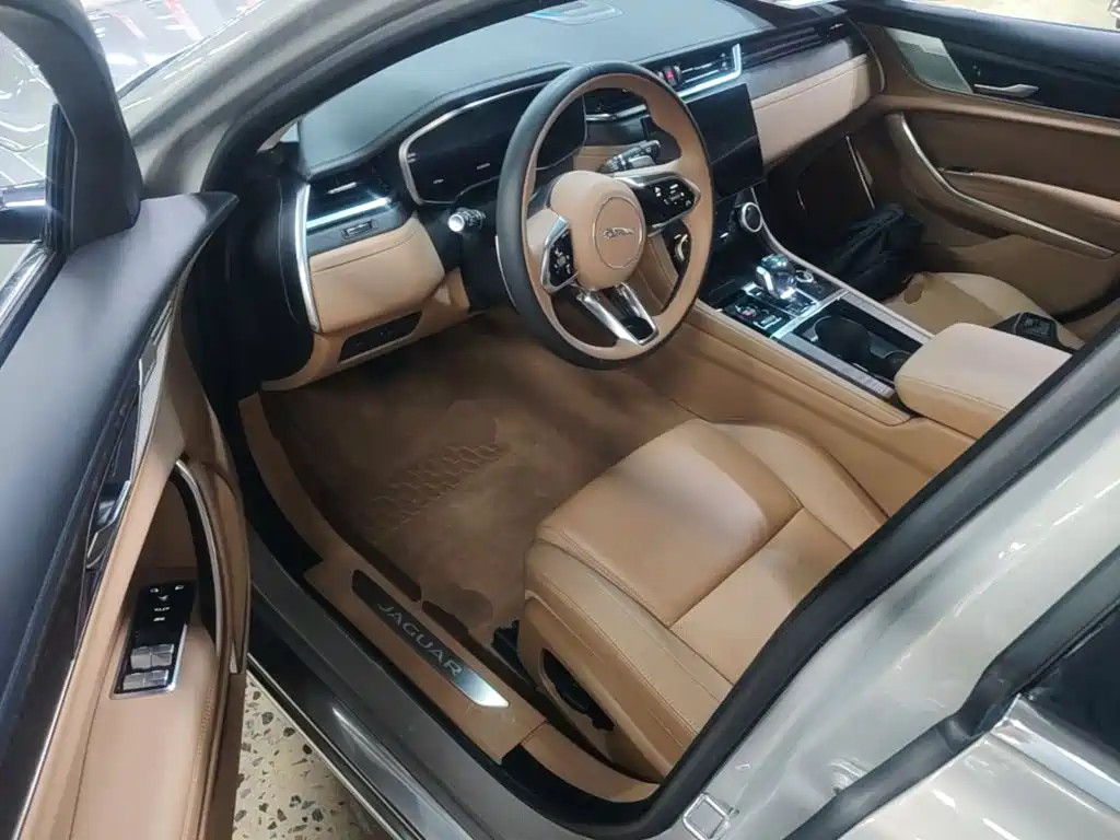 Jaguar XFL — миниатюра 16