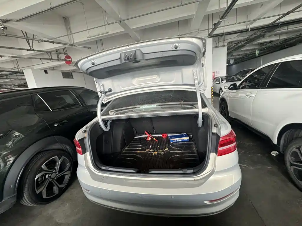 Volkswagen Lavida — миниатюра 15