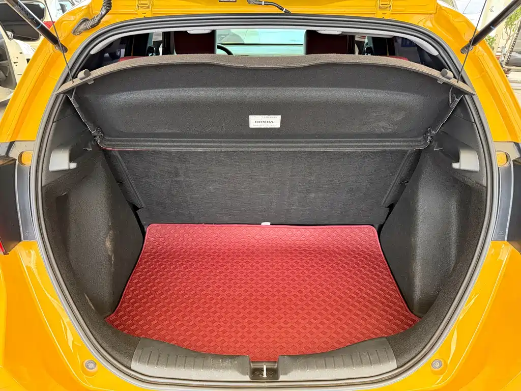 Honda Fit — миниатюра 13