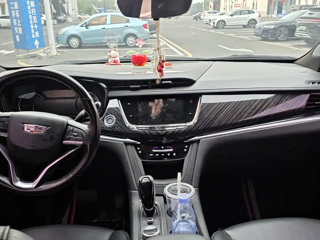 Cadillac XT6 — миниатюра 7