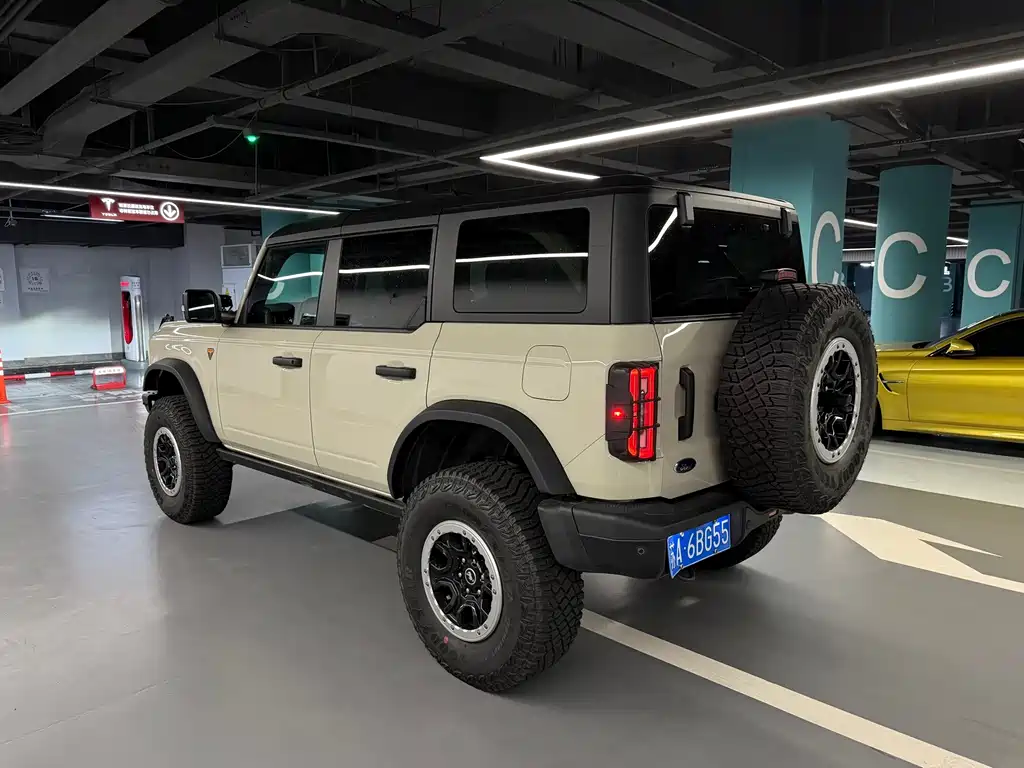 Ford Bronco — миниатюра 5